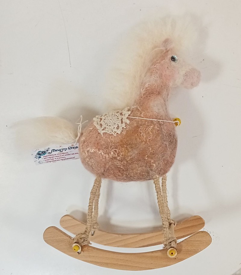 Лупенко А. Лошадка-качалка